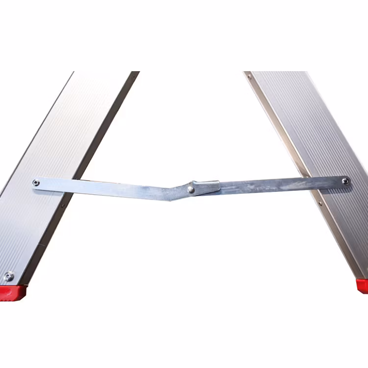 Detaljerad produktbild på gångjärn och saxleder för låsning av utfälld arbetsbock Super Proff från Jumbo i anodiserad aluminium.