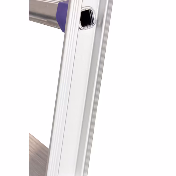 Detaljerad produktbild på greppvänliga specialprofiler tillverkade i anodiserad aluminium på arbetsbock Pro Classic från Jumbo.