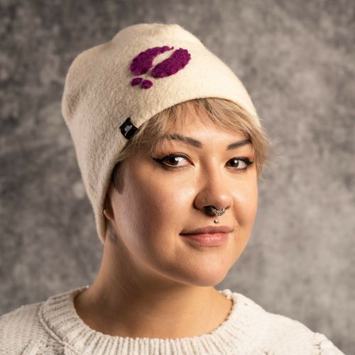 Ullmössa vit, cerise renspår
