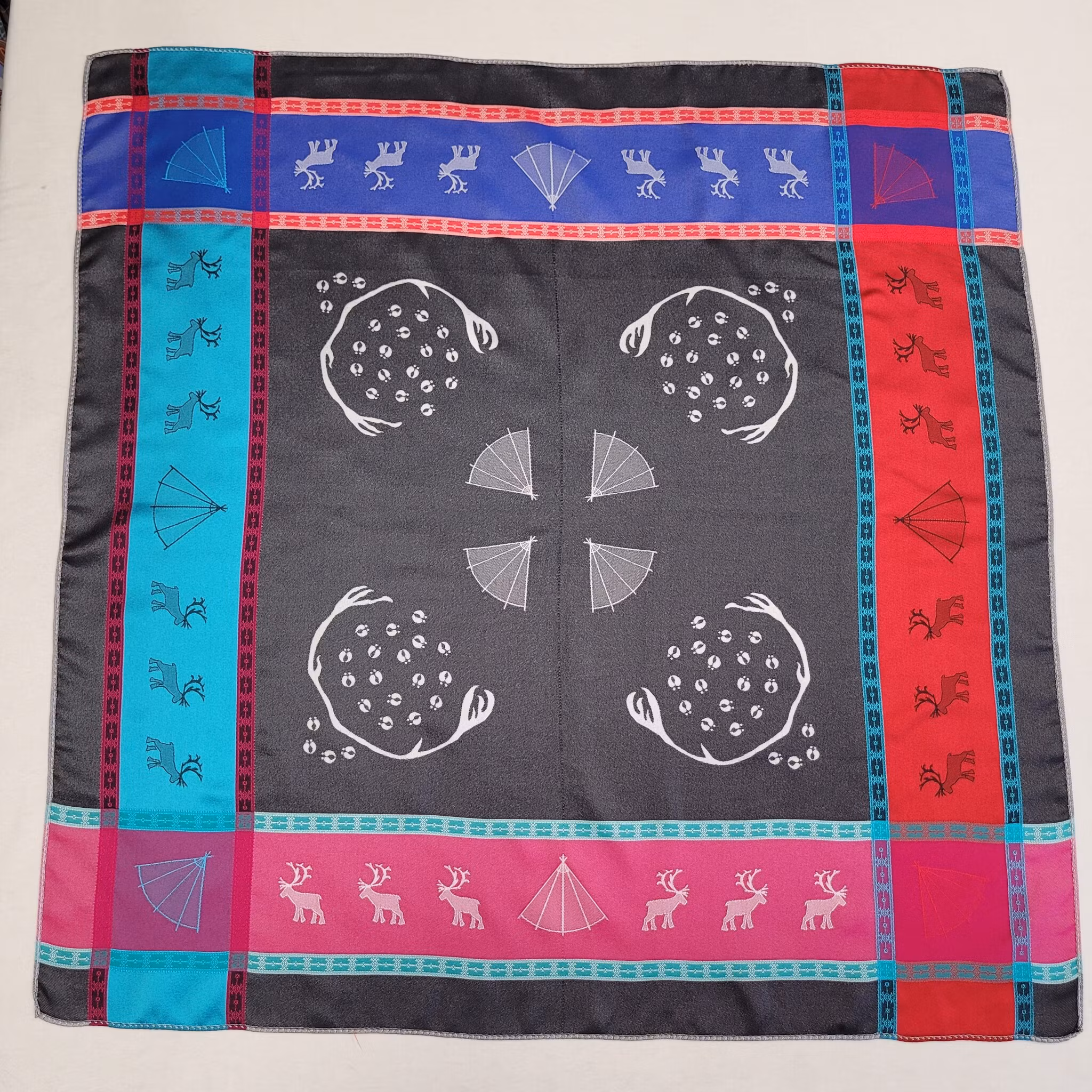 Lávvoliidni 2308 vit-svart