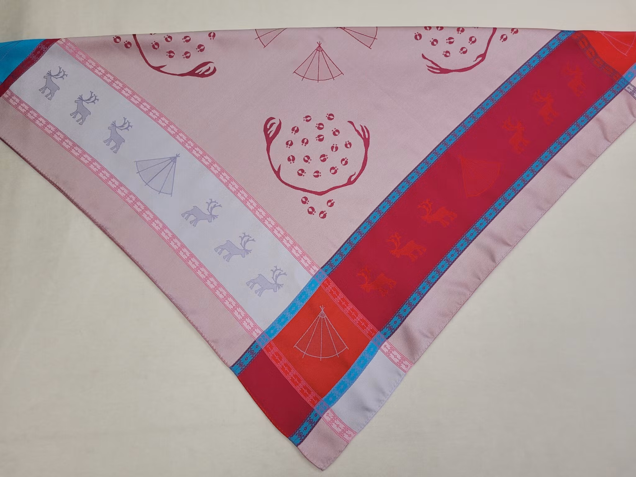 Lávvoliidni 2309C ½  vit-cerise