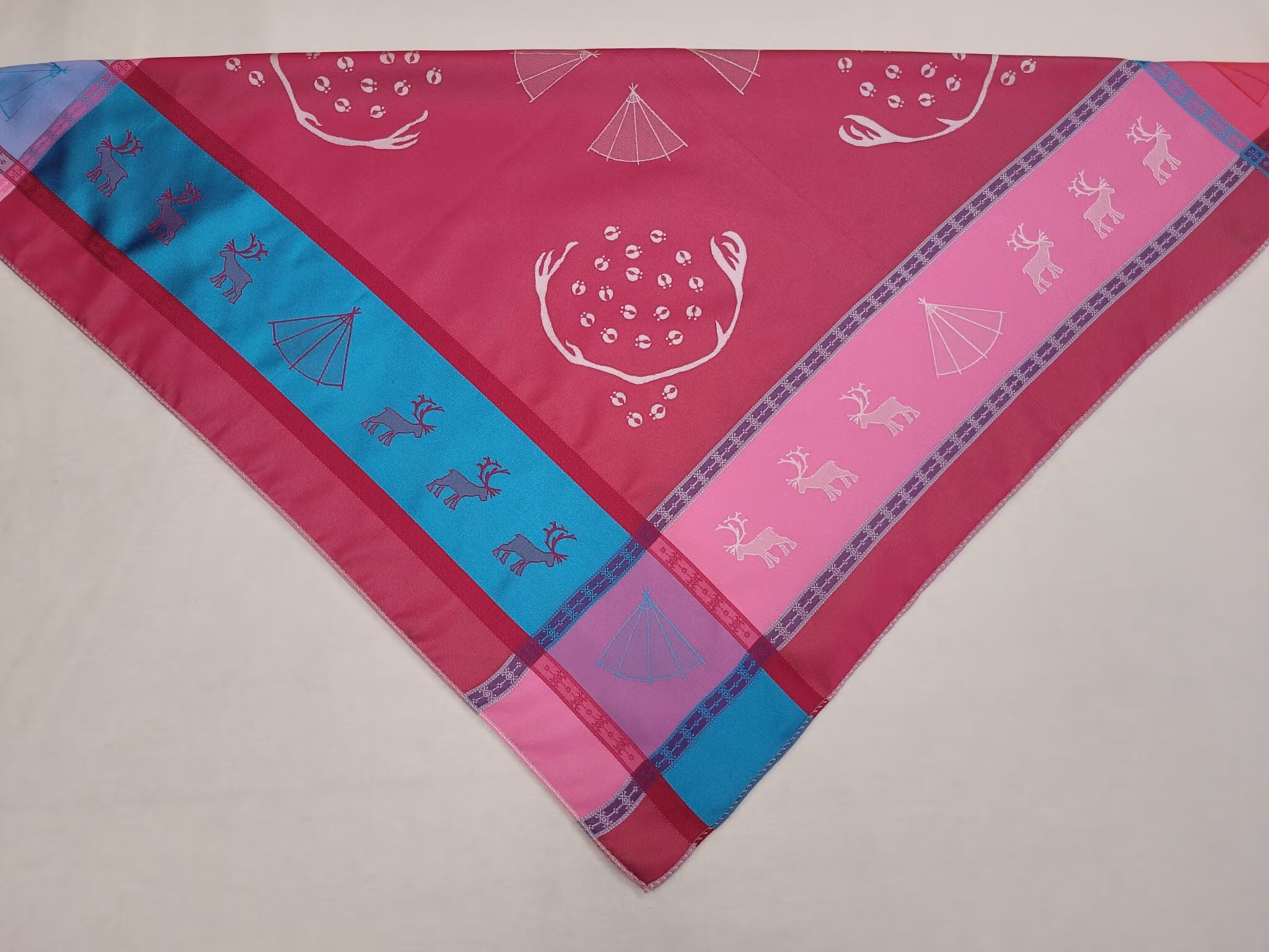 Lávvoliidni 2309D ½  vit-cerise