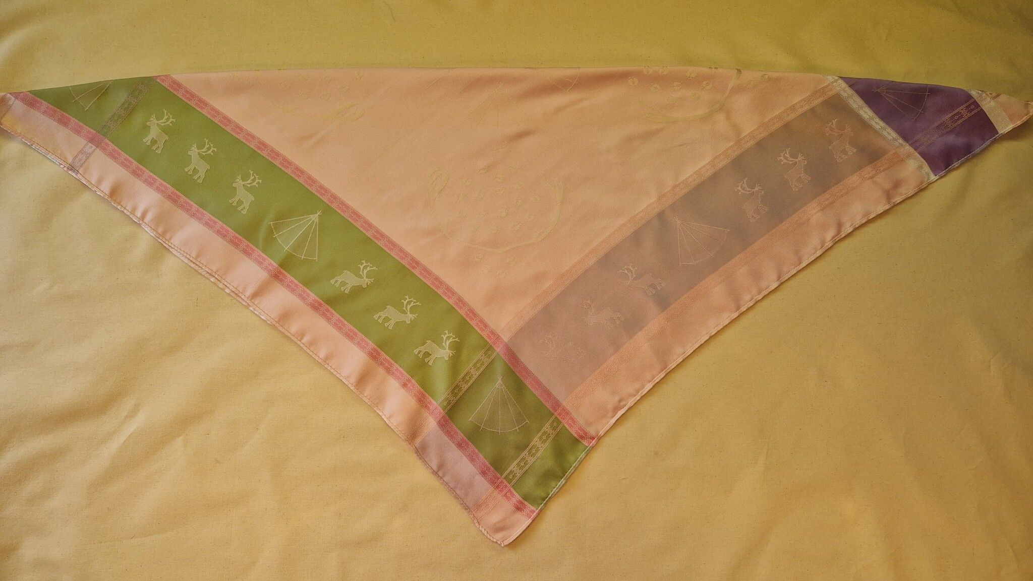 Lávvoliidni 2404C ½ vit-ljusrosa
