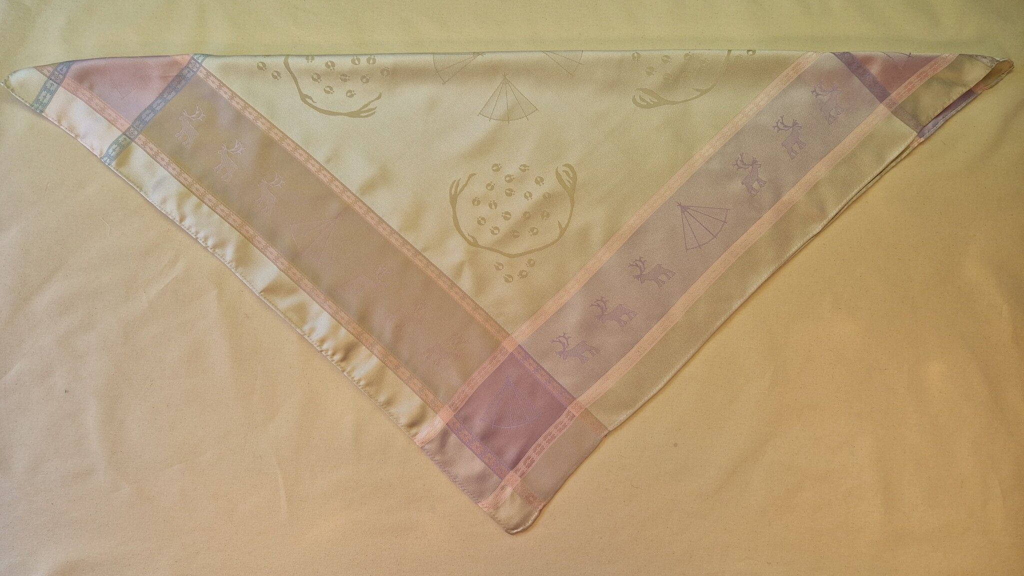 Lávvoliidni 2413B ½ vit-ljusgrå