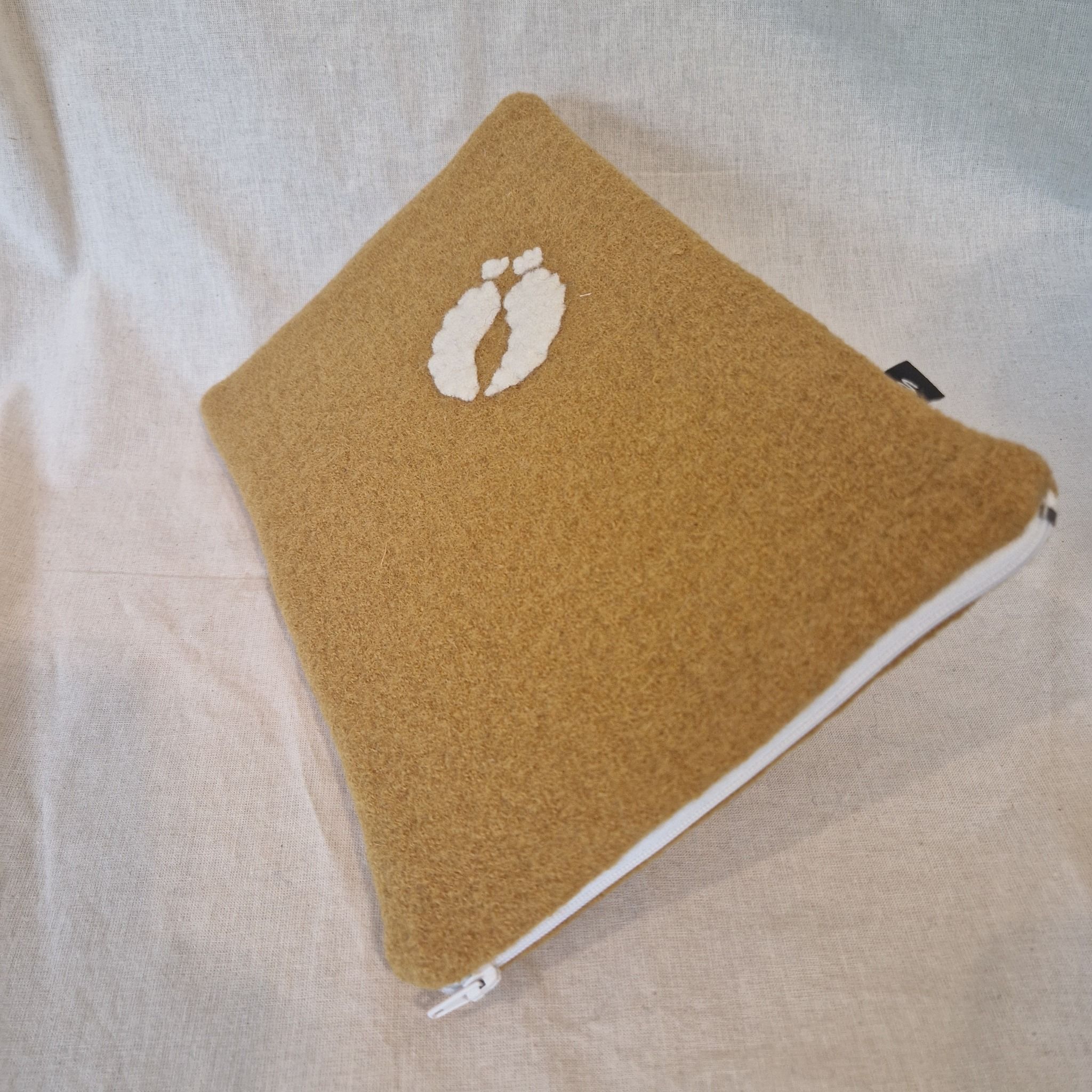 Fodral surfplatta/Ipad Senapsgul