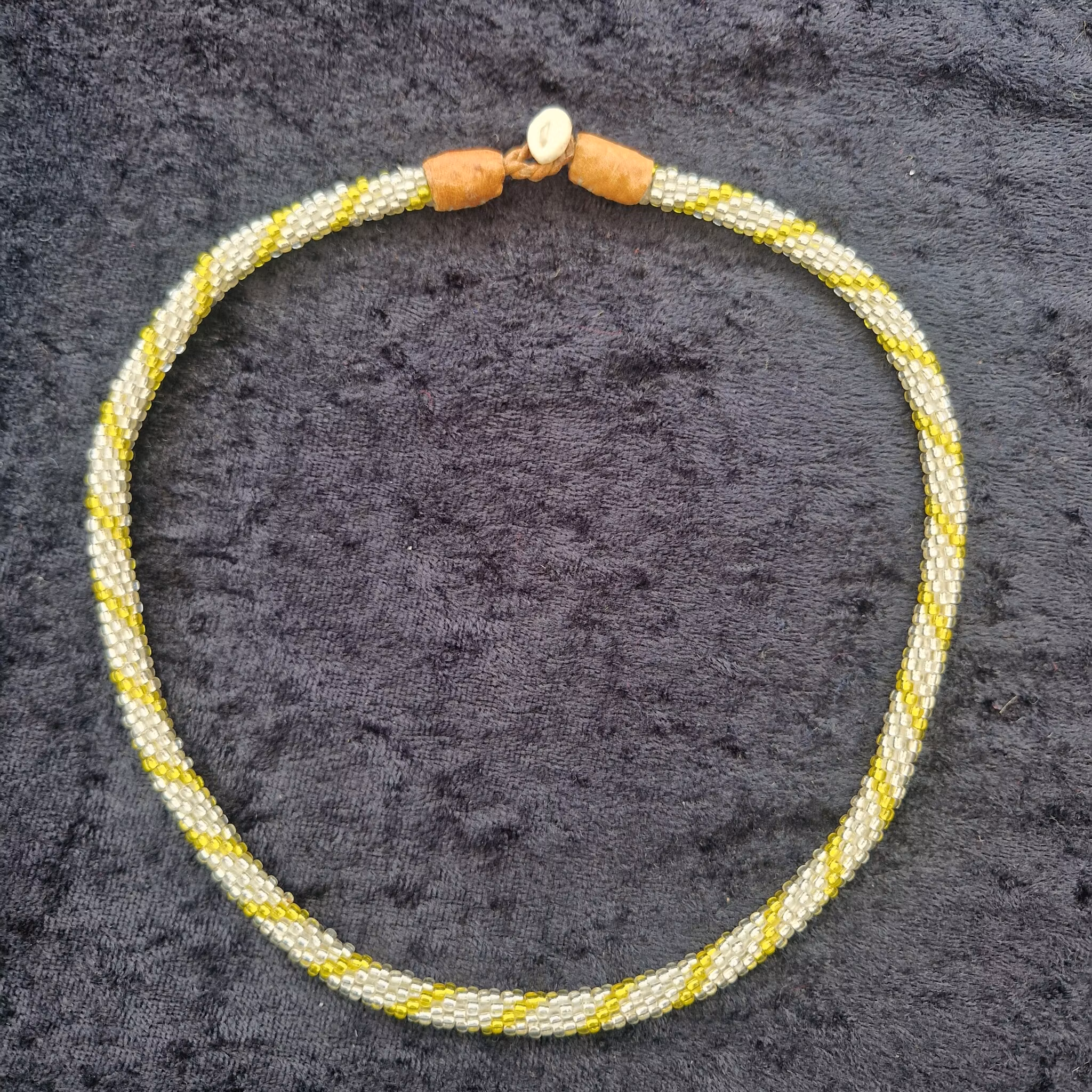 Pärlhalsband 42,5 & 43 cm - silver och gult