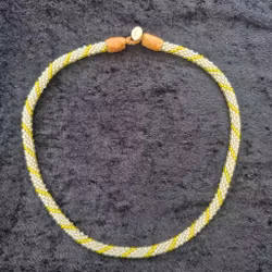 Pärlhalsband 42,5 & 43 cm - silver och gult