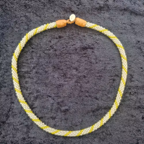 Pärlhalsband 42,5 & 43 cm - silver och gult