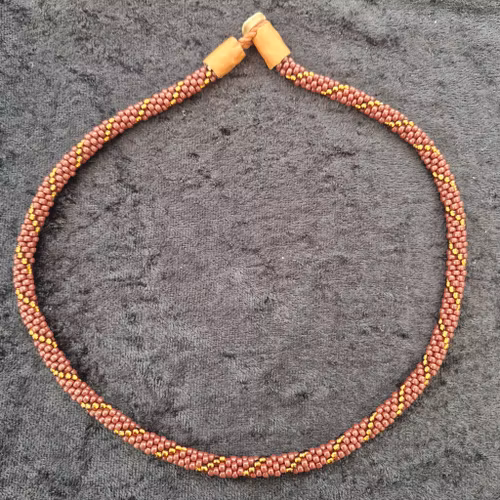 Pärlhalsband 44,5 cm - brun och koppar