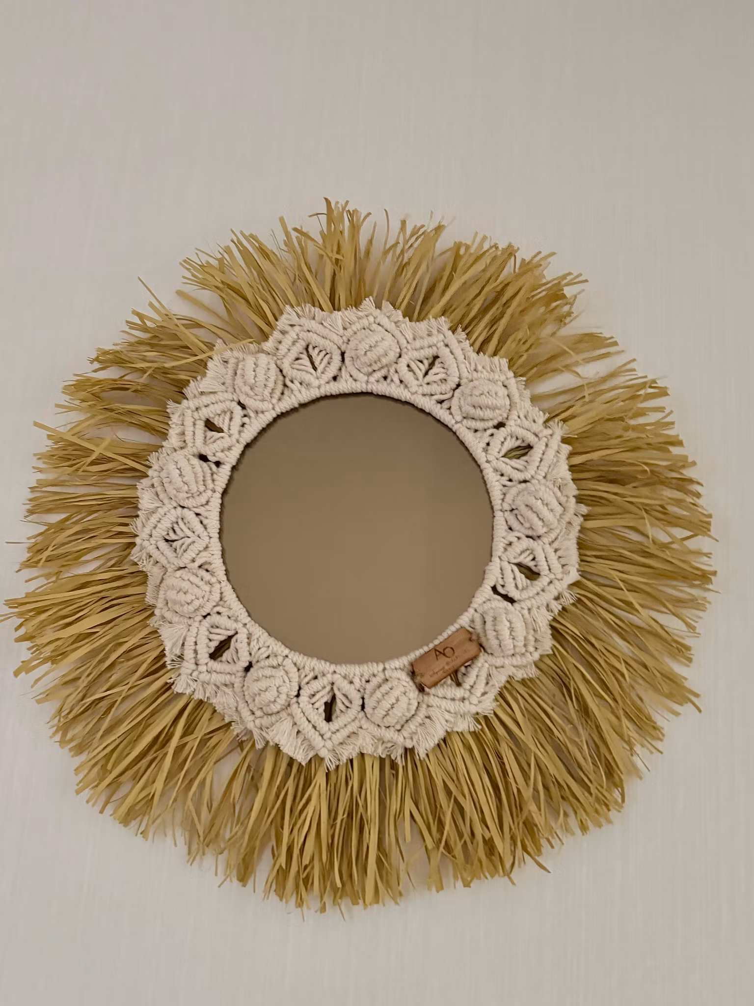 Spegel i makrame med raffia