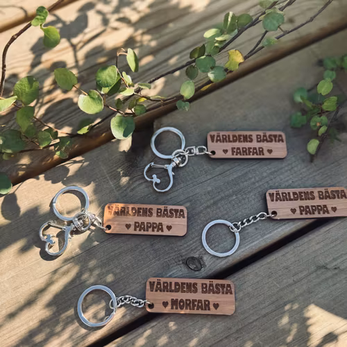 Nyckelring i trä - Världens Bästa