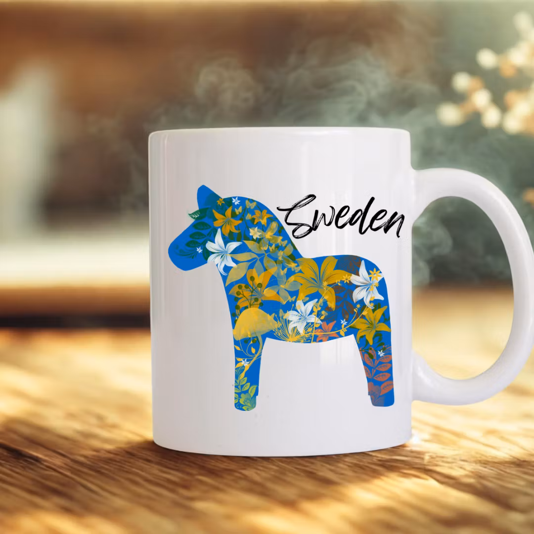 Dalahäst Mugg – Blommor & Sverige/Sweden (med namn)