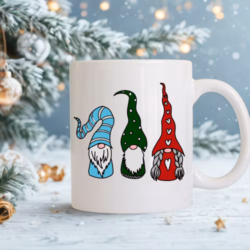 Julmugg 325 ml – Tre tomtar & personlig text