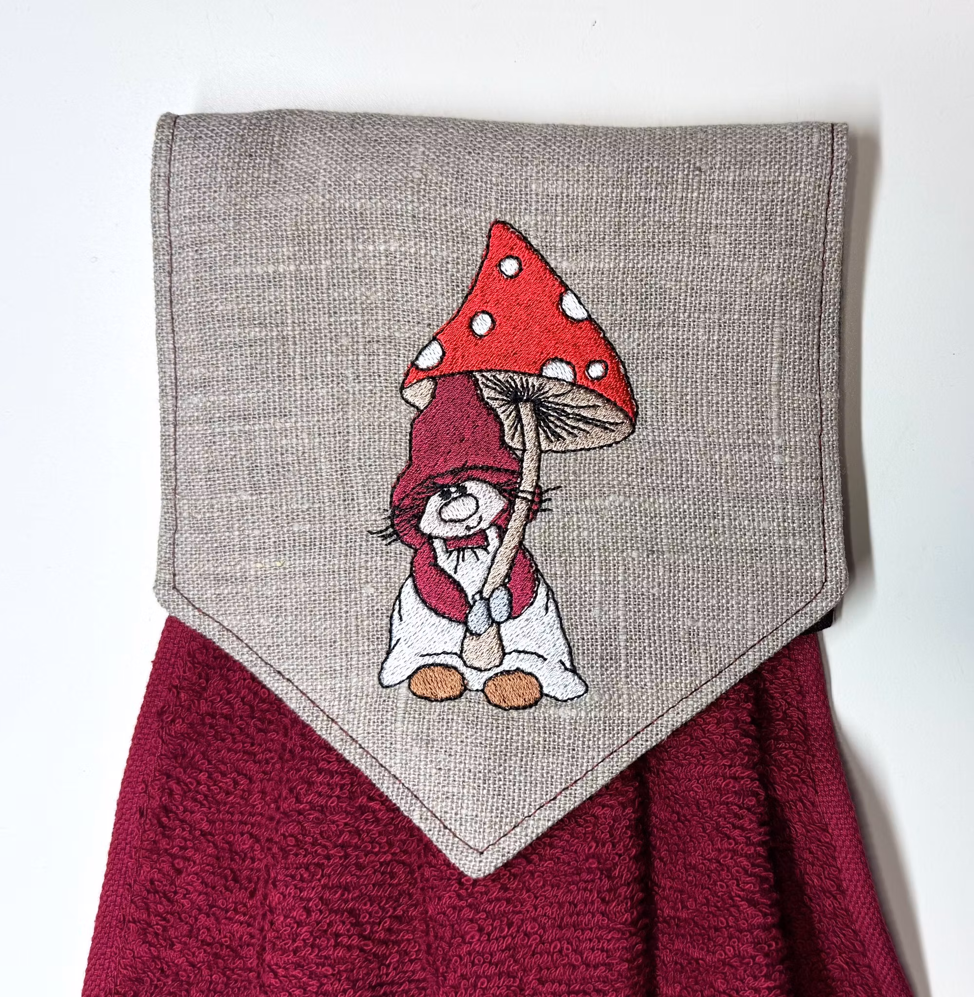 Spishandduk tomte med svamp