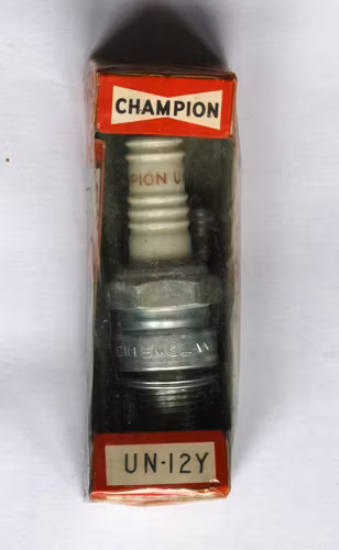 Champion UN-12Y