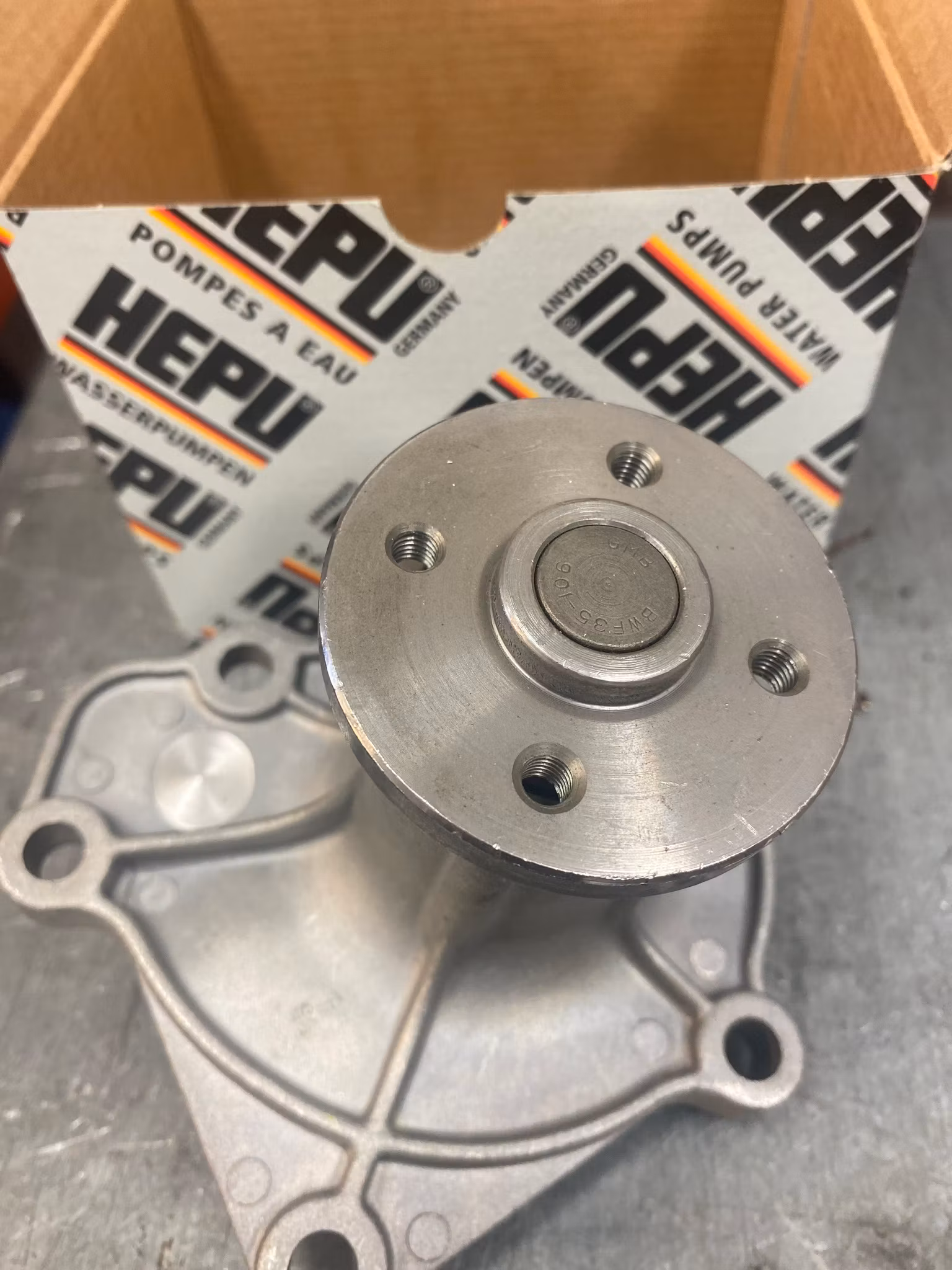 Vattenpump PA 337 Mazda 1968-82 1300, 323, 818