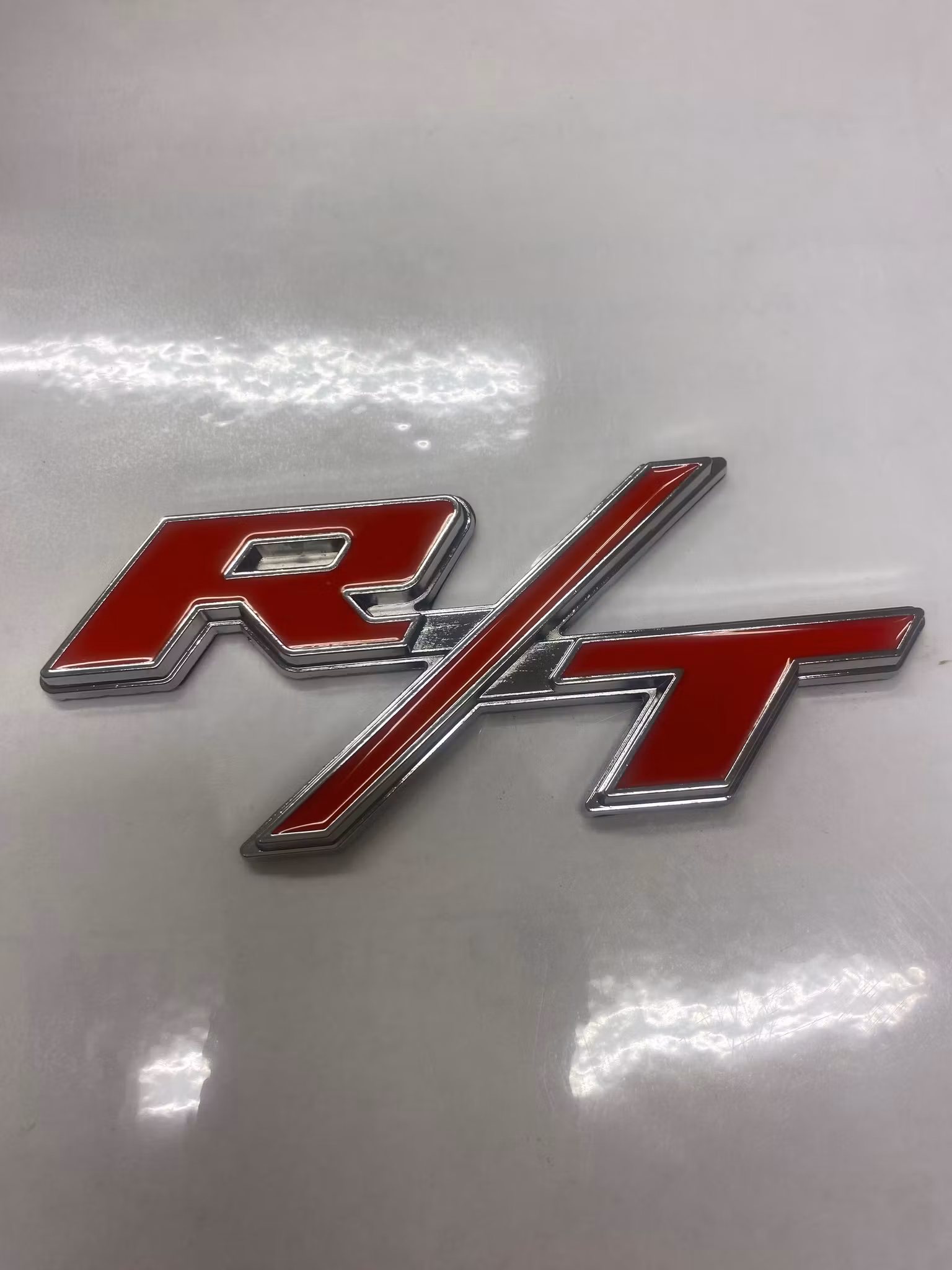Dodge Challenger R/t emblem