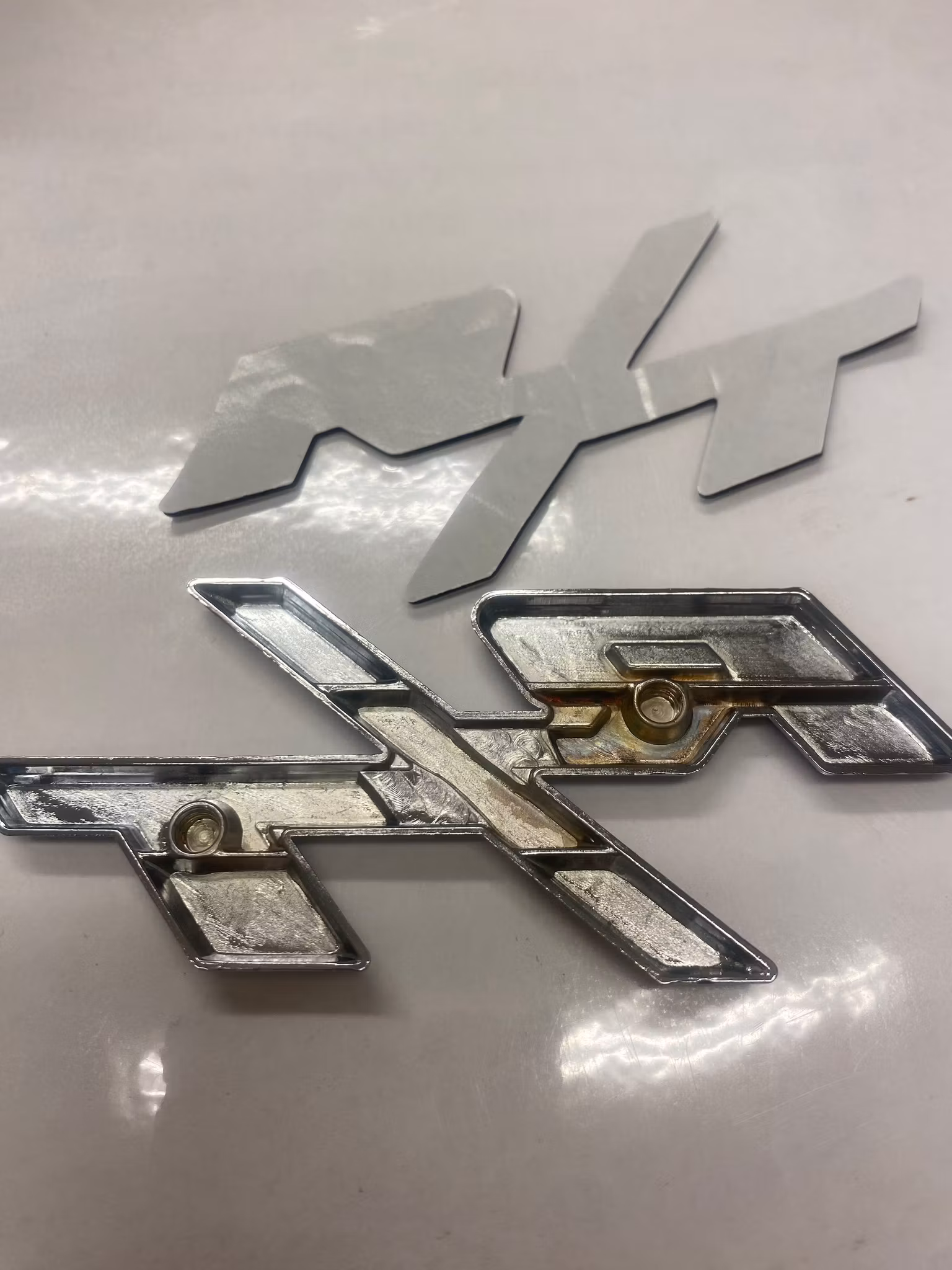 Dodge Challenger R/t emblem