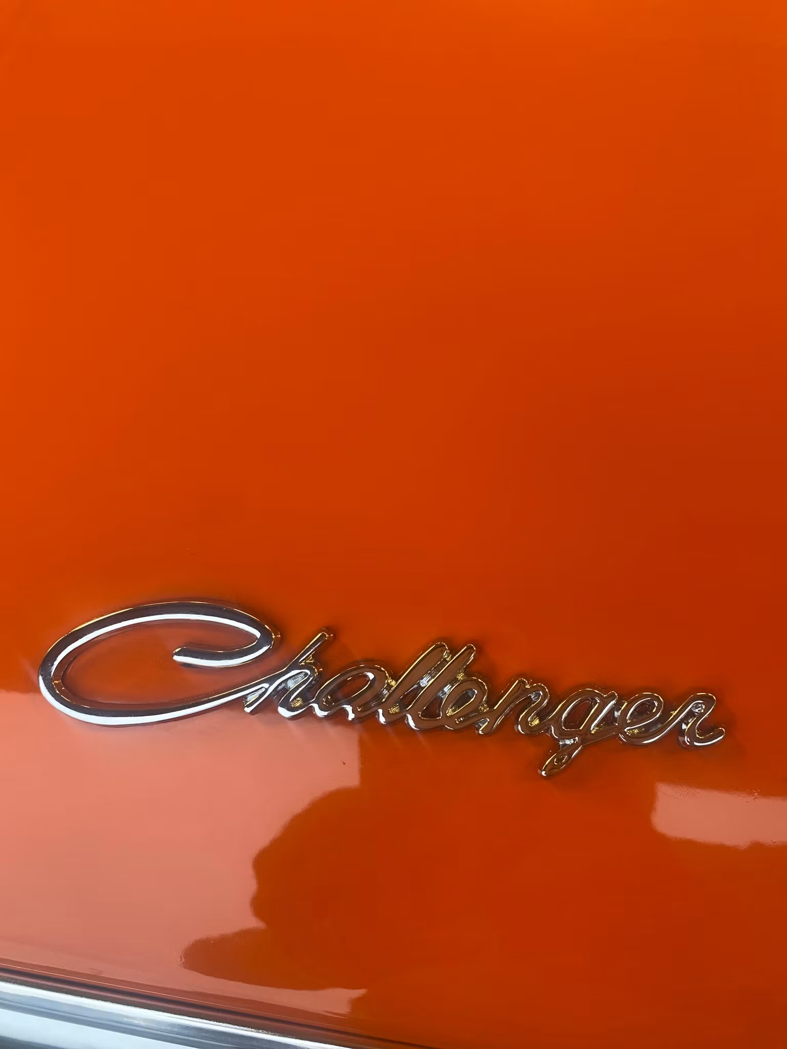 Dodge Challenger emblem