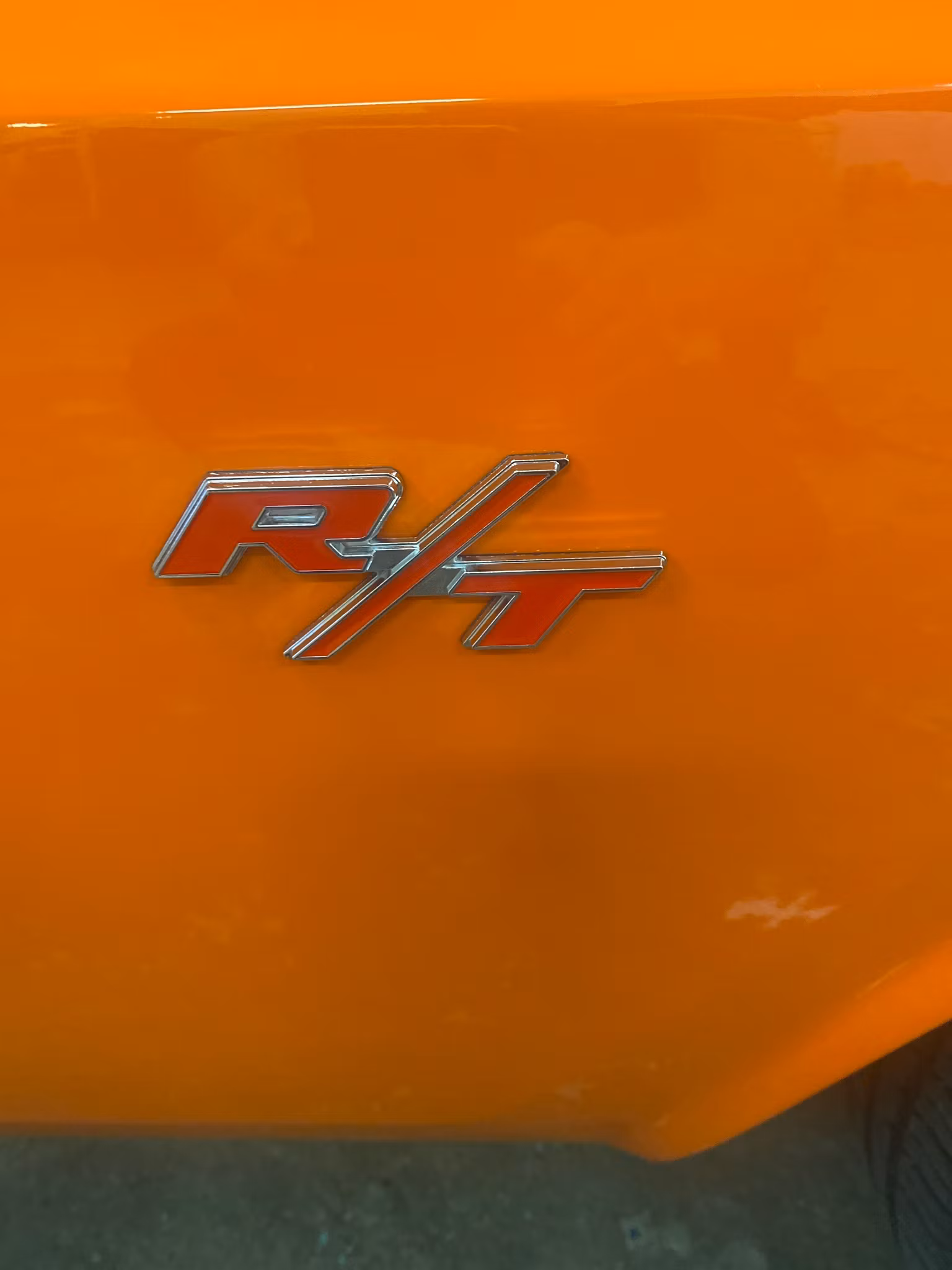 Dodge Challenger R/t emblem