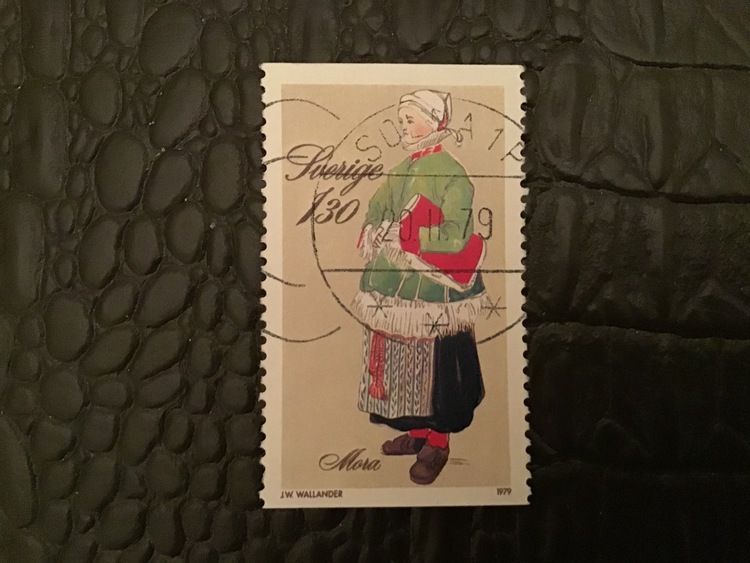FOLKDRÄKTER 1979 facit nr 1109 lyxstämplat SOLNA 1 P