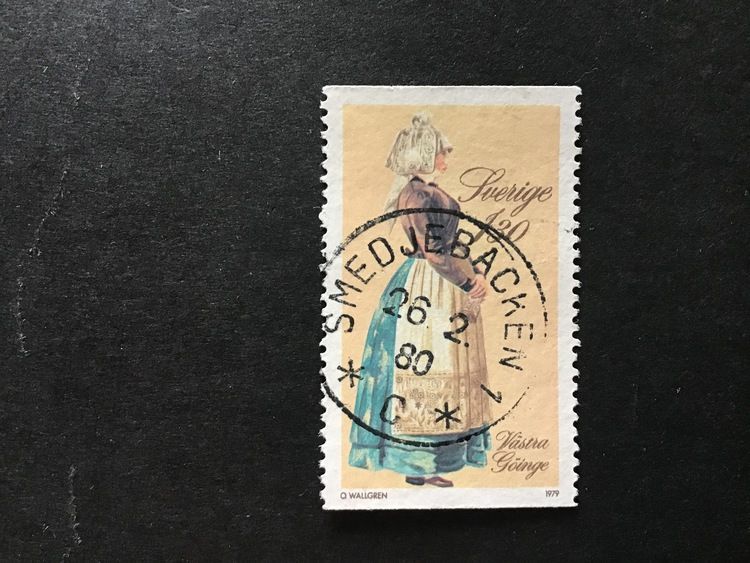FOLKDRÄKTER 1979 facit nr 1108 praktstämplat SMEDJEBACKEN