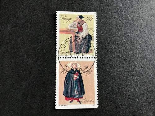FOLKDRÄKTER 1979 facit nr 1106 SX  LYXSTÄMPLAT PAR STOCKHOLM