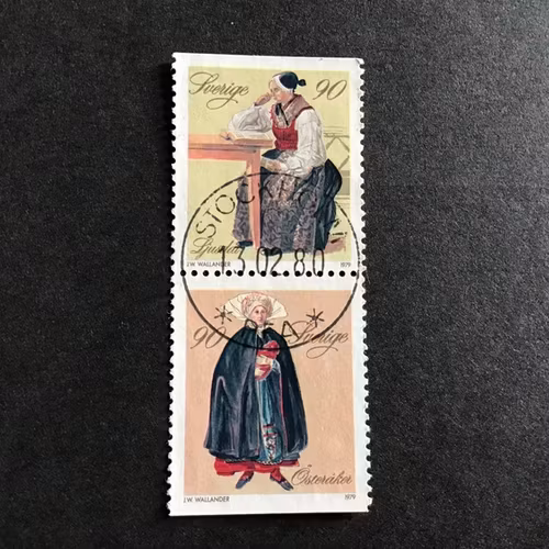 FOLKDRÄKTER 1979 facit nr 1106 SX  LYXSTÄMPLAT PAR STOCKHOLM