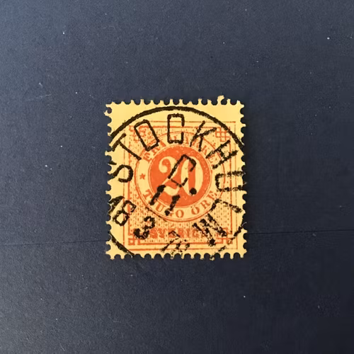 FACIT NR 33 praktstämplat STOCKHOLM C Snedcentrerat märke
