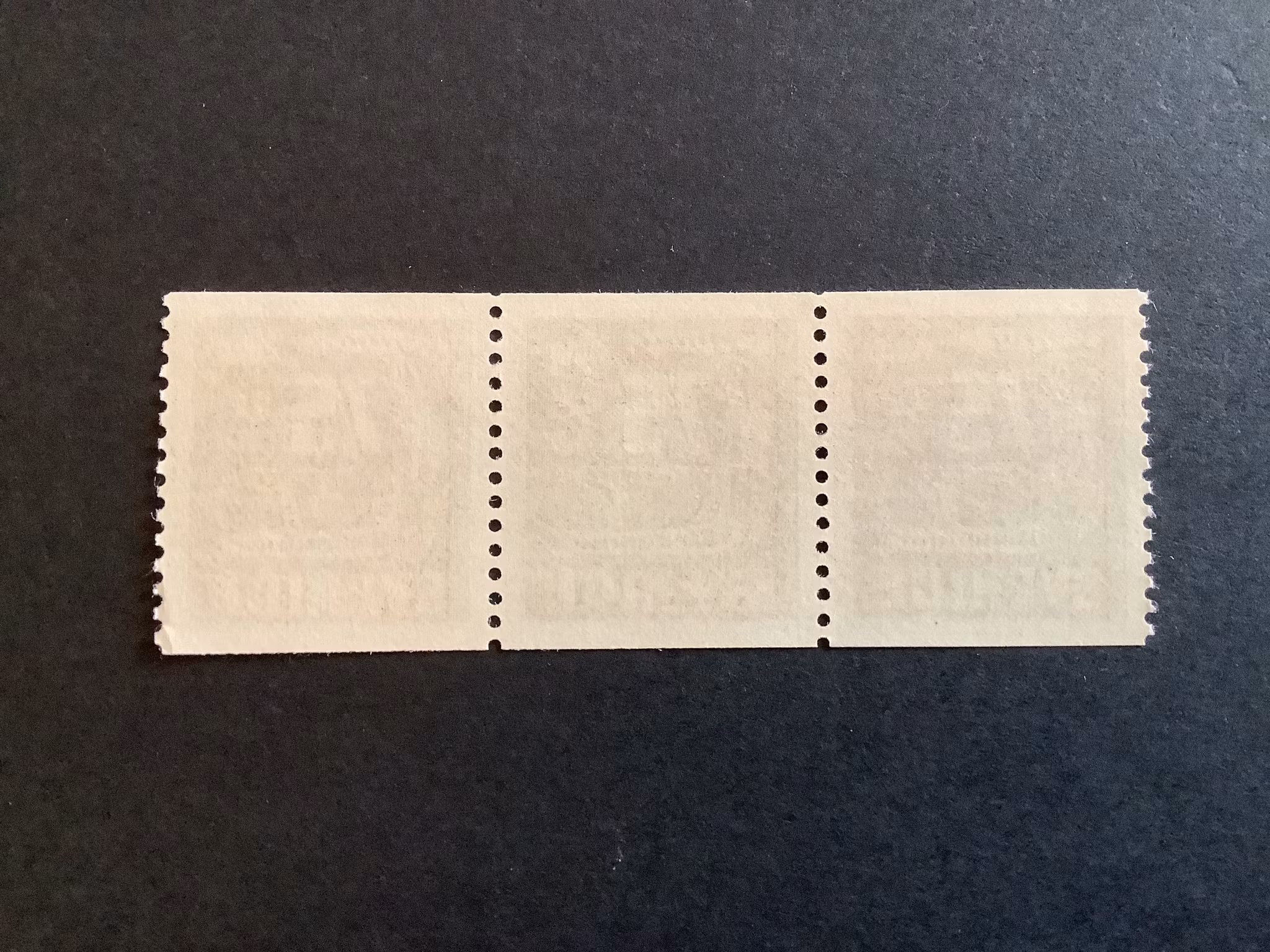 HÄLLRISTNINGAR facit nr 463 POSTFRISKT 3-STRIP