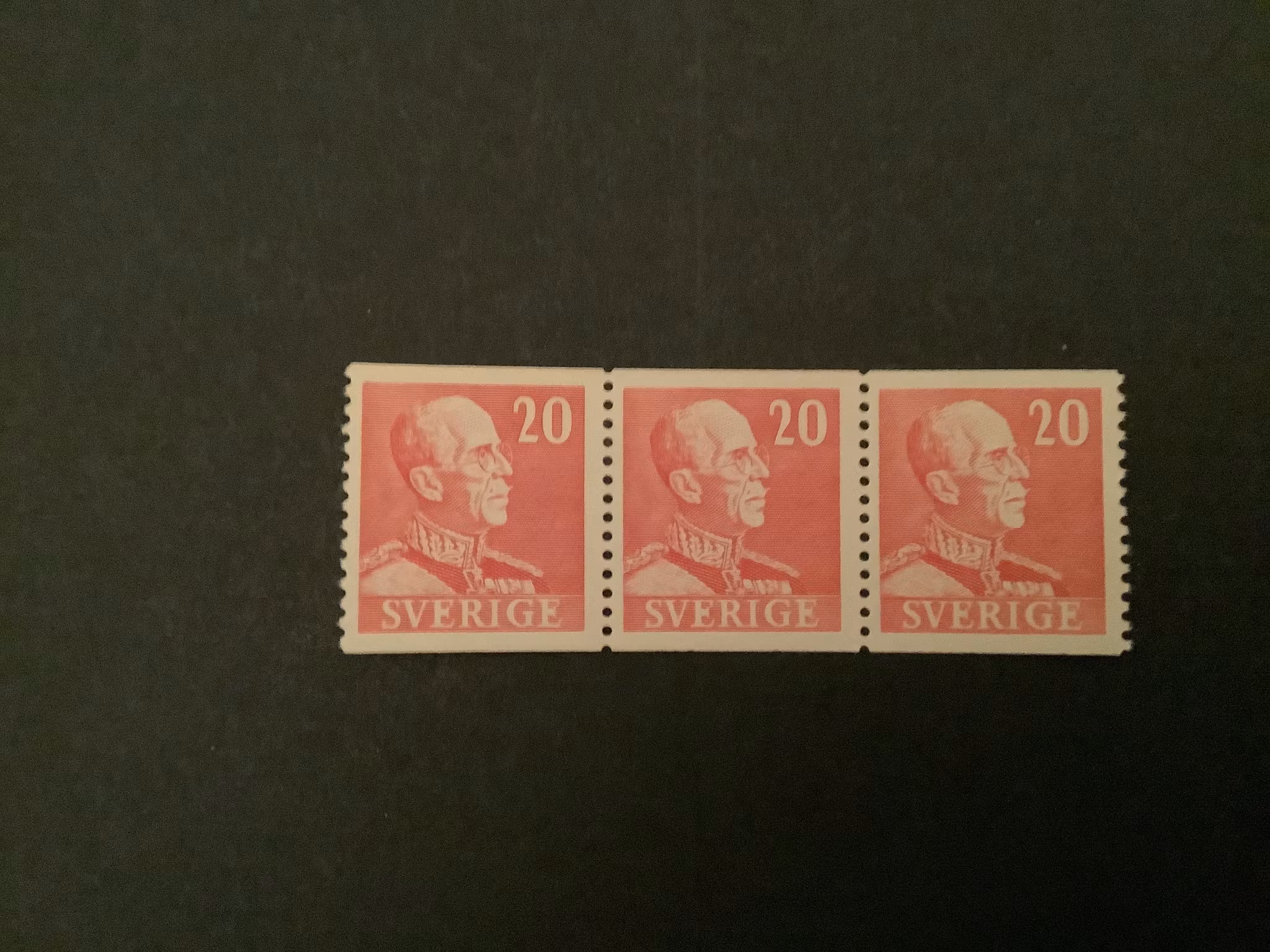 GUSTAF V PROFIL HÖGER facit nr 270 POSTFRISKT 3-STRIP
