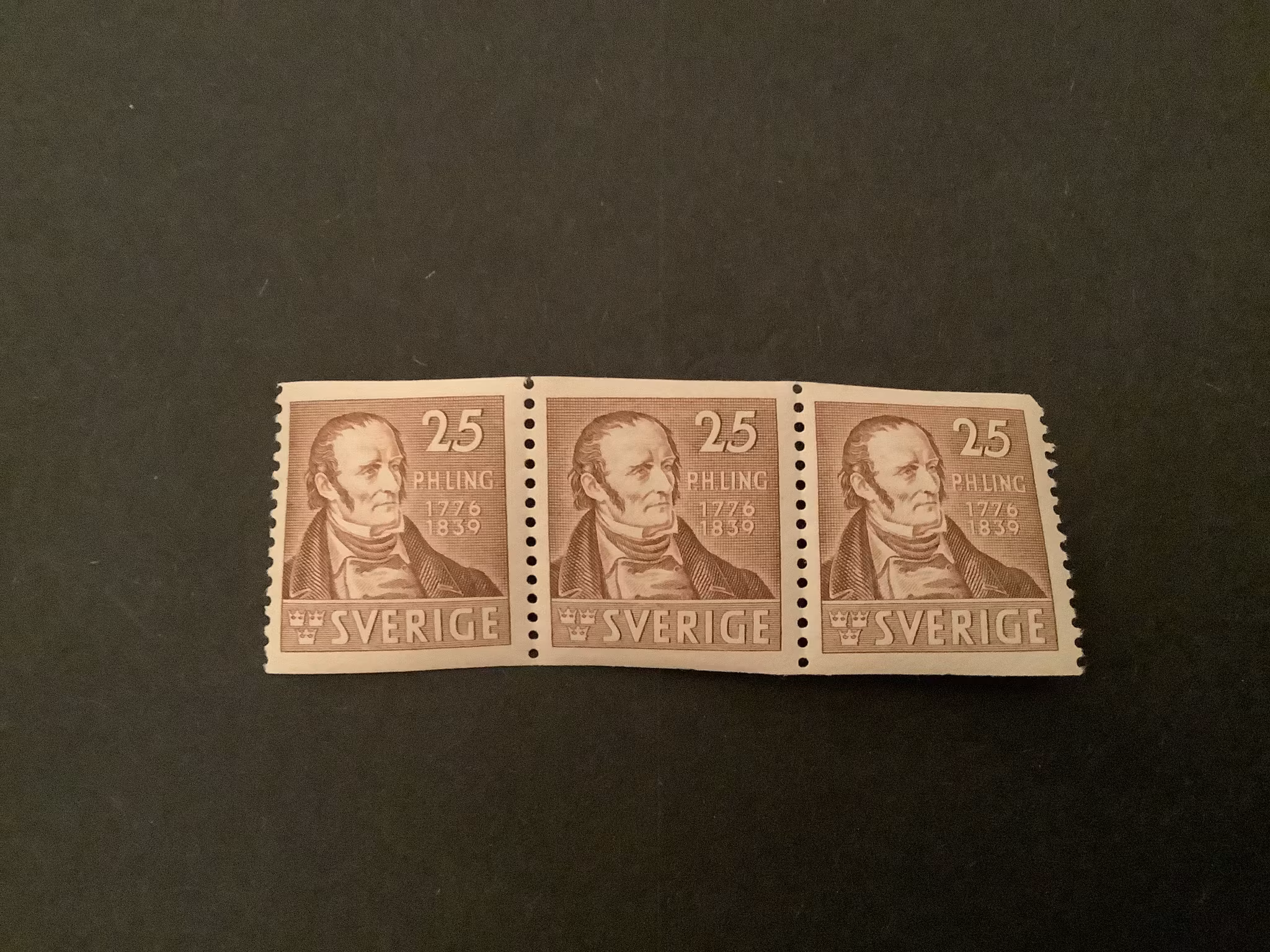 P H LING facit nr 319 POSTFRISKT 3-STRIP