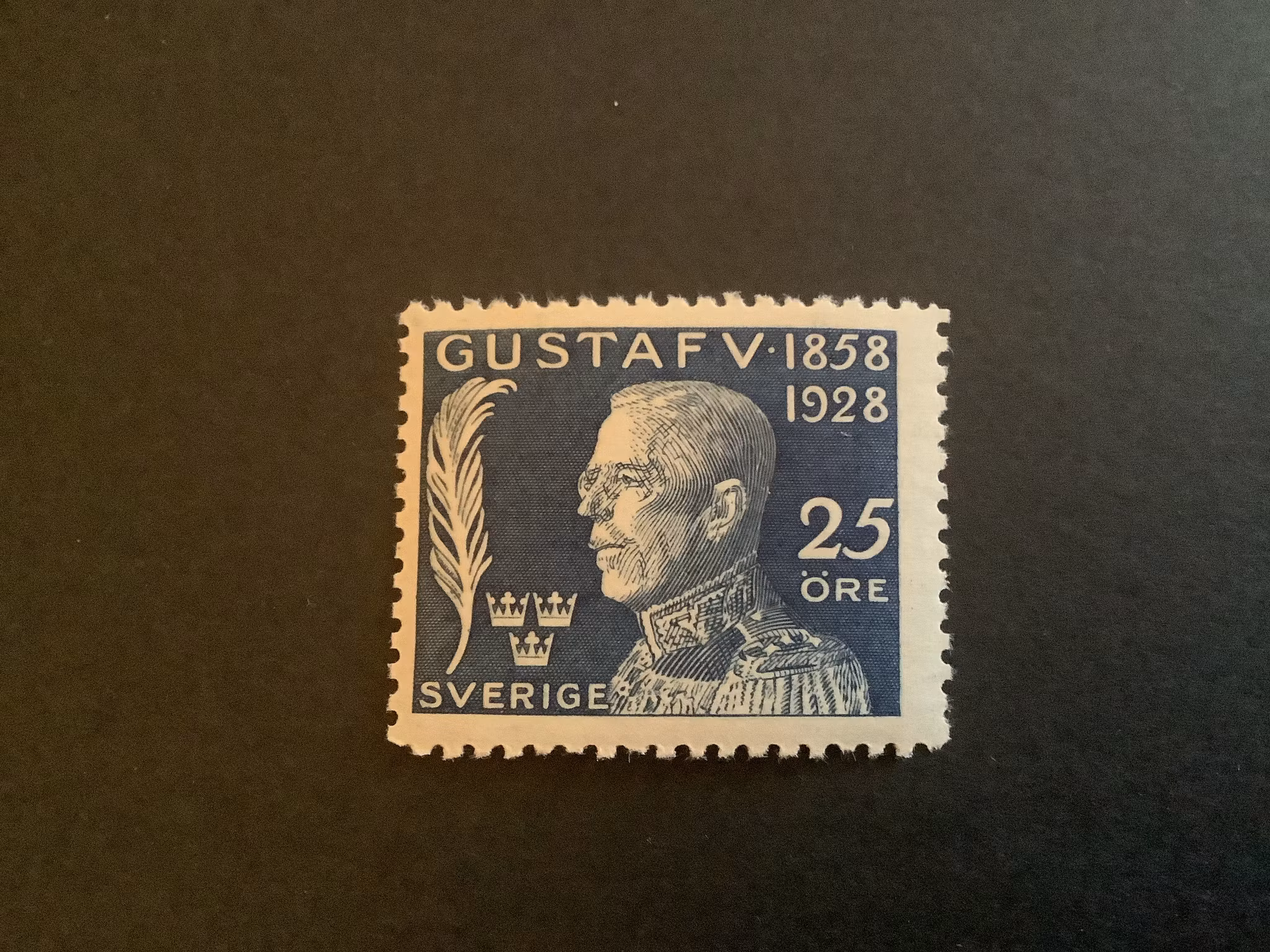 Gustaf V 70 år facit nr 230 postfriskt märke