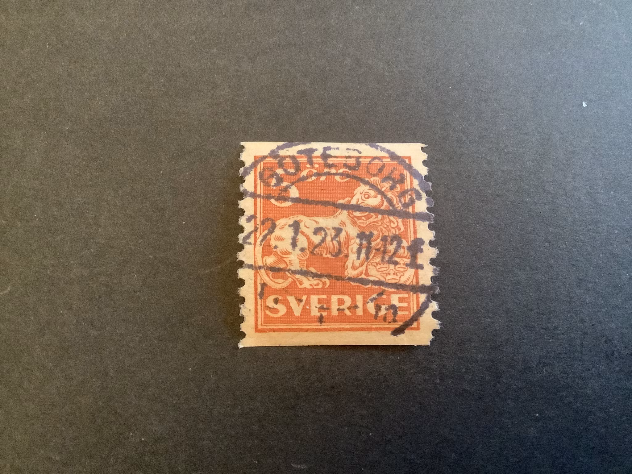 Stående lejon facit nr 142 A praktstämplat GÖTEBORG