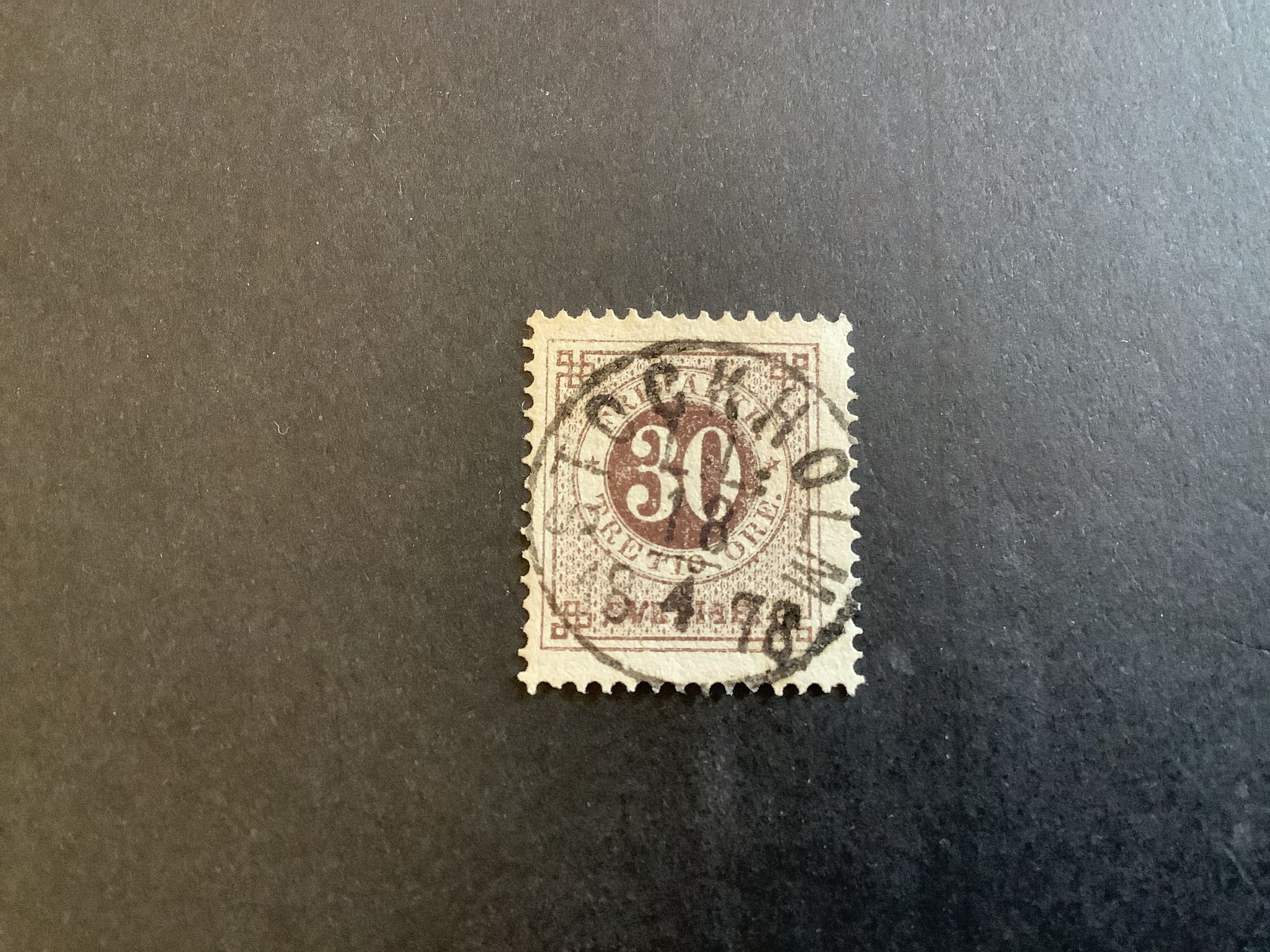 Ringtyp T 13 facit nr 35 praktstämplat STOCKHOLM L:L
