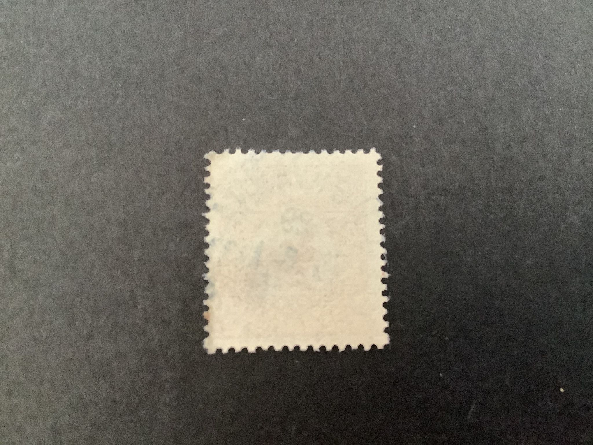 Gustaf V i medaljong facit nr 83 praktstämplat HUSKVARNA *LBR*