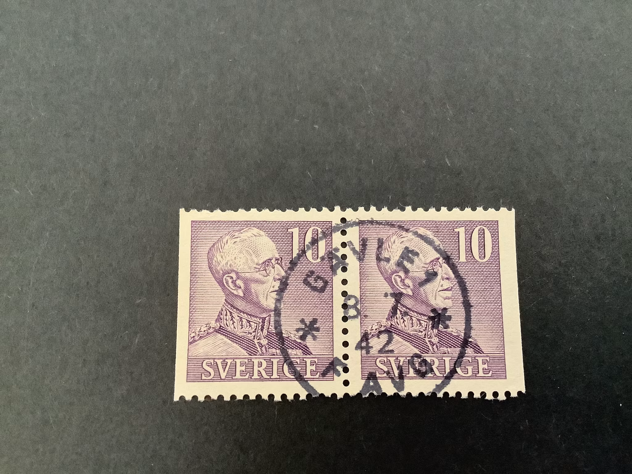 Gustaf V profil höger facit nr 273 BB praktstämplat par GÄVLE 1