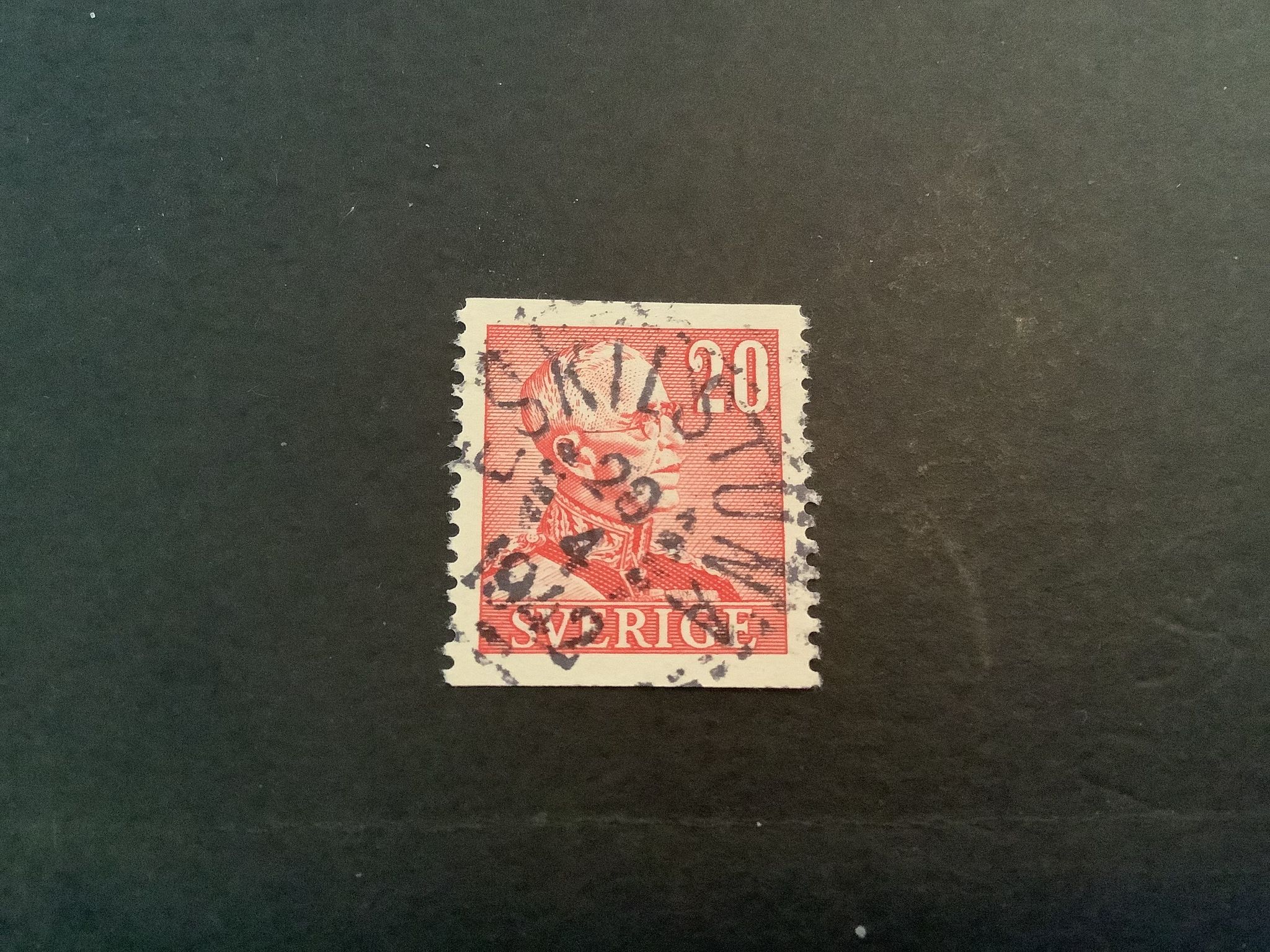 Gustaf V profil höger facit nr 276 A praktstämplat ESKILSTUNA