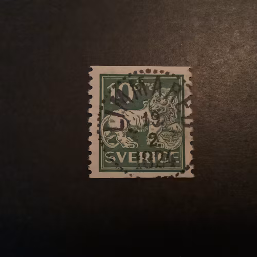 Stående lejon facit nr 144 A lyxstämplat LIMMARED