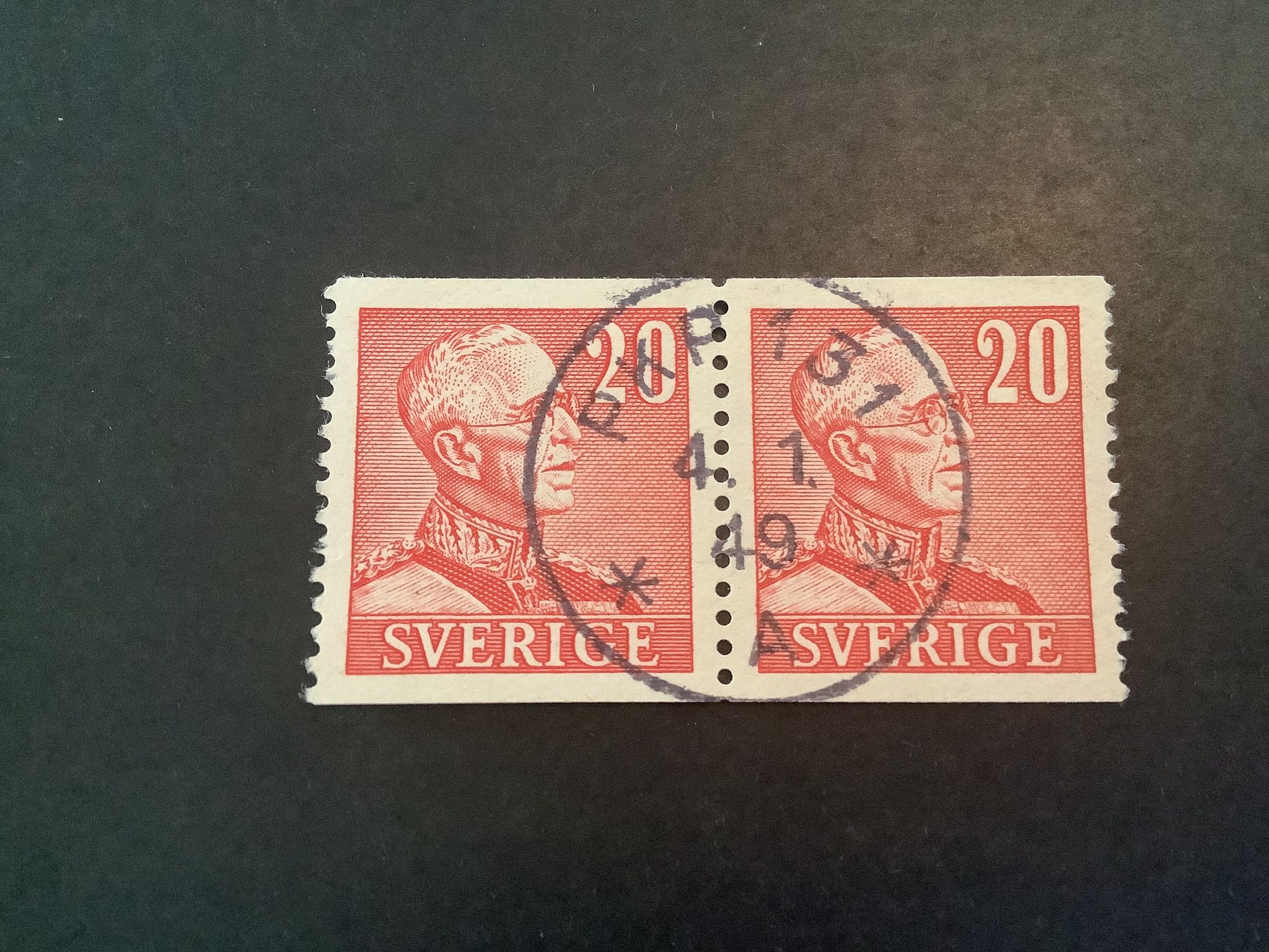 Gustaf V profil höger lyxstämplat 2+2-sidigt par PKP 131