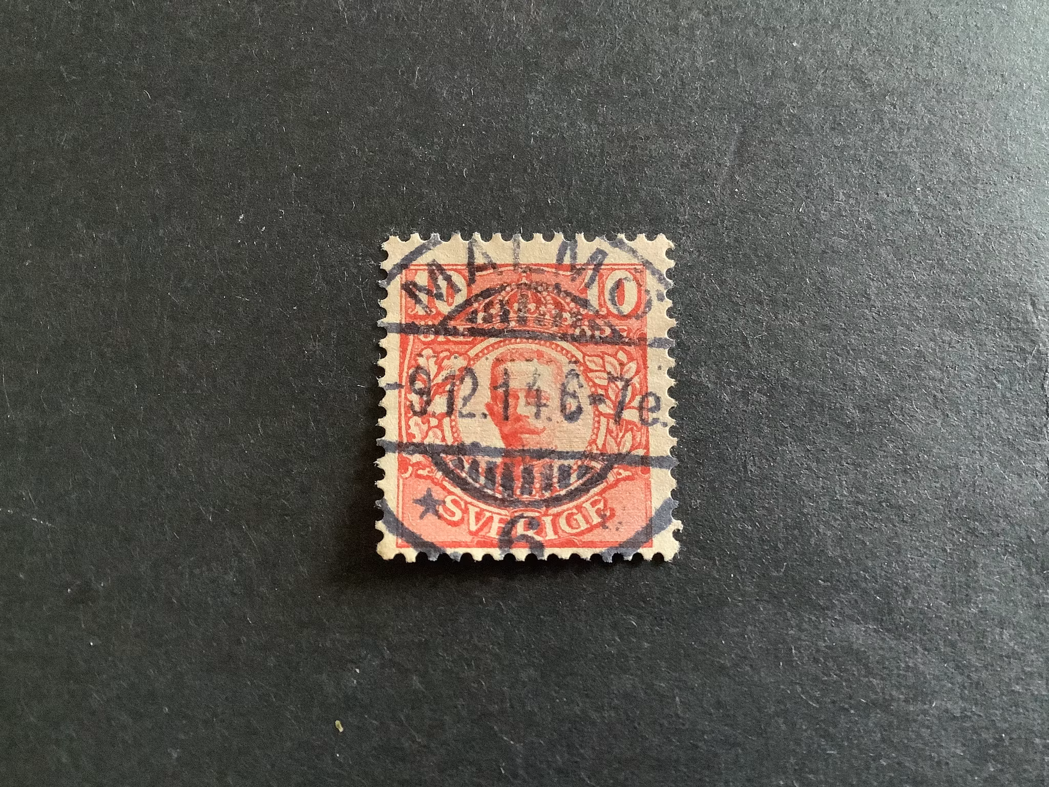 Gustaf V i medaljong facit nr 82 lyxstämplat MALMÖ