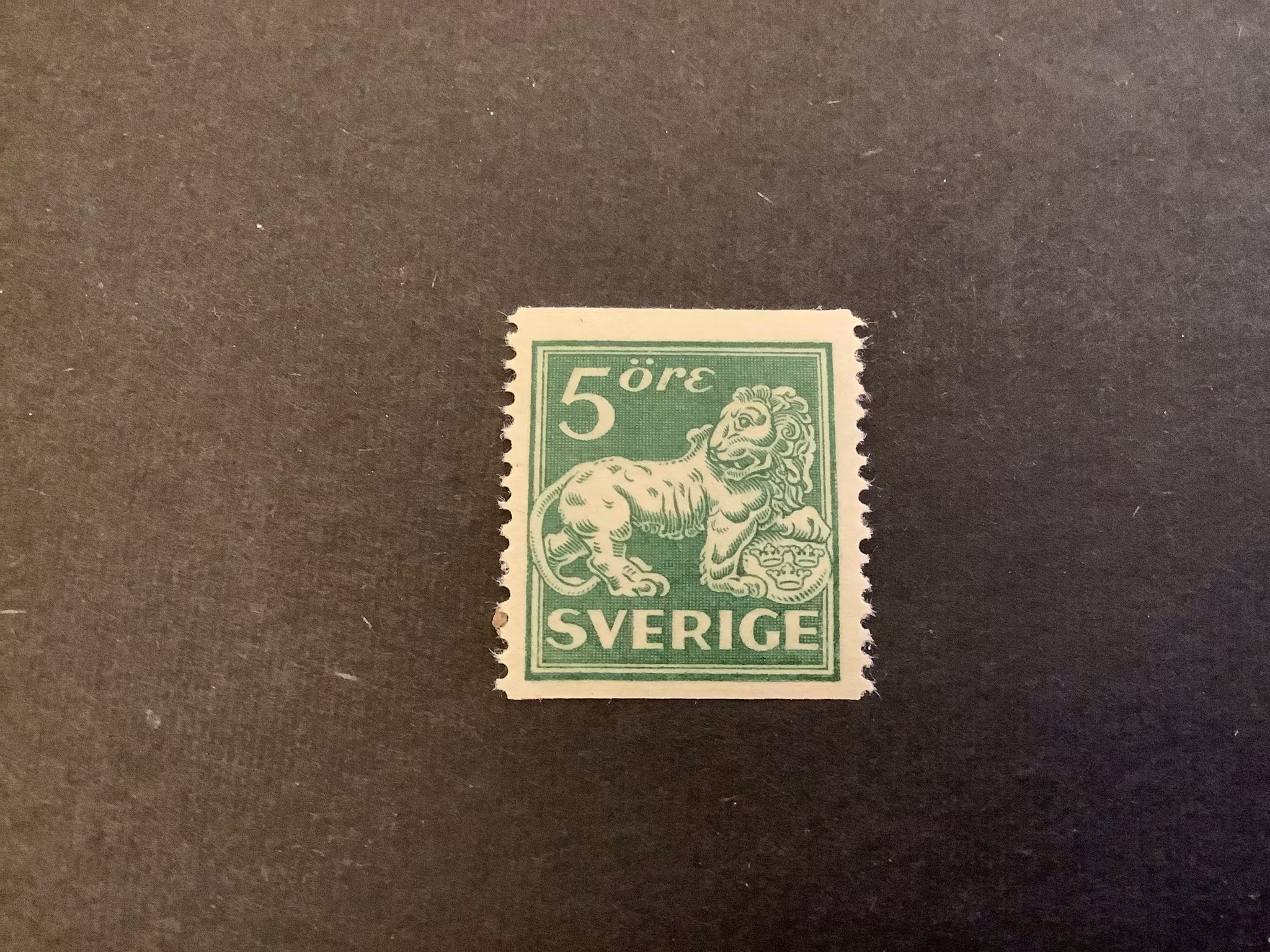 Stående lejon facit nr 143 Ea postfriskt märke