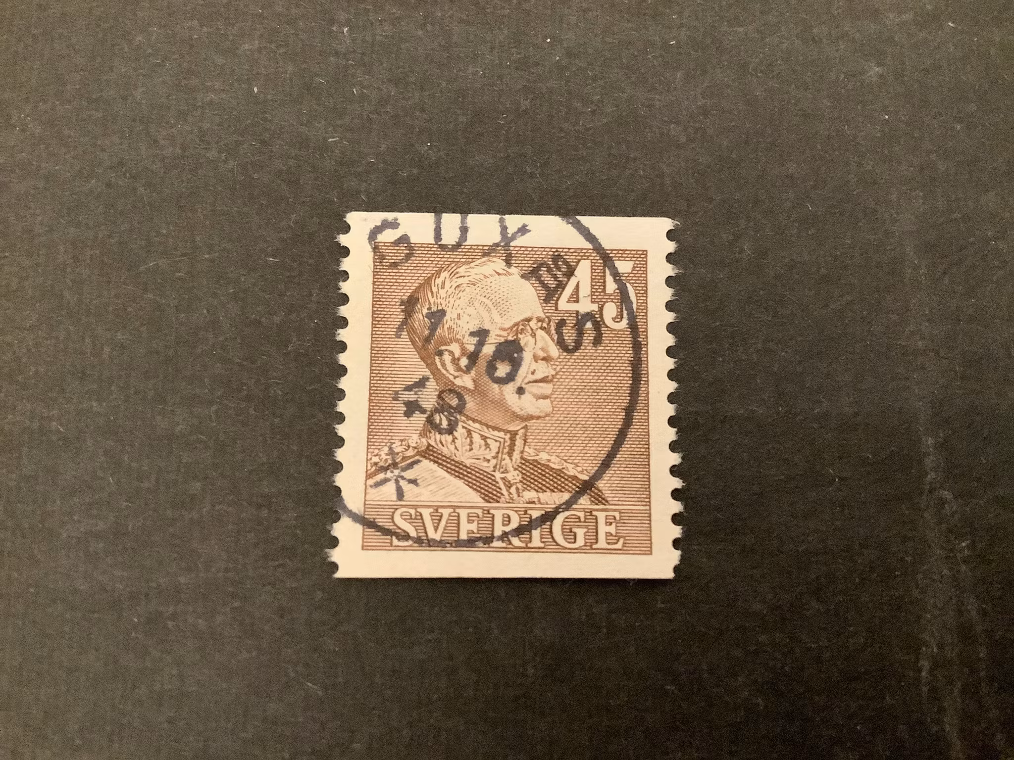 Gustaf V profil höger facit nr 282 praktstämplat GUXÅS