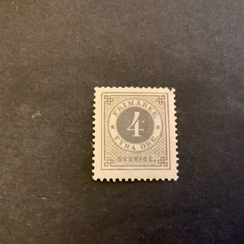 Ringtyp T 13 ostämplat med hack i märket, facit nr 29