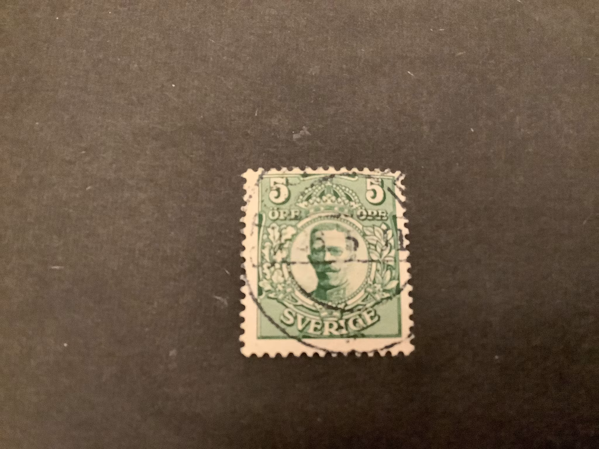 Gustaf V i medaljong vm krona facit nr 75 stämplat märke