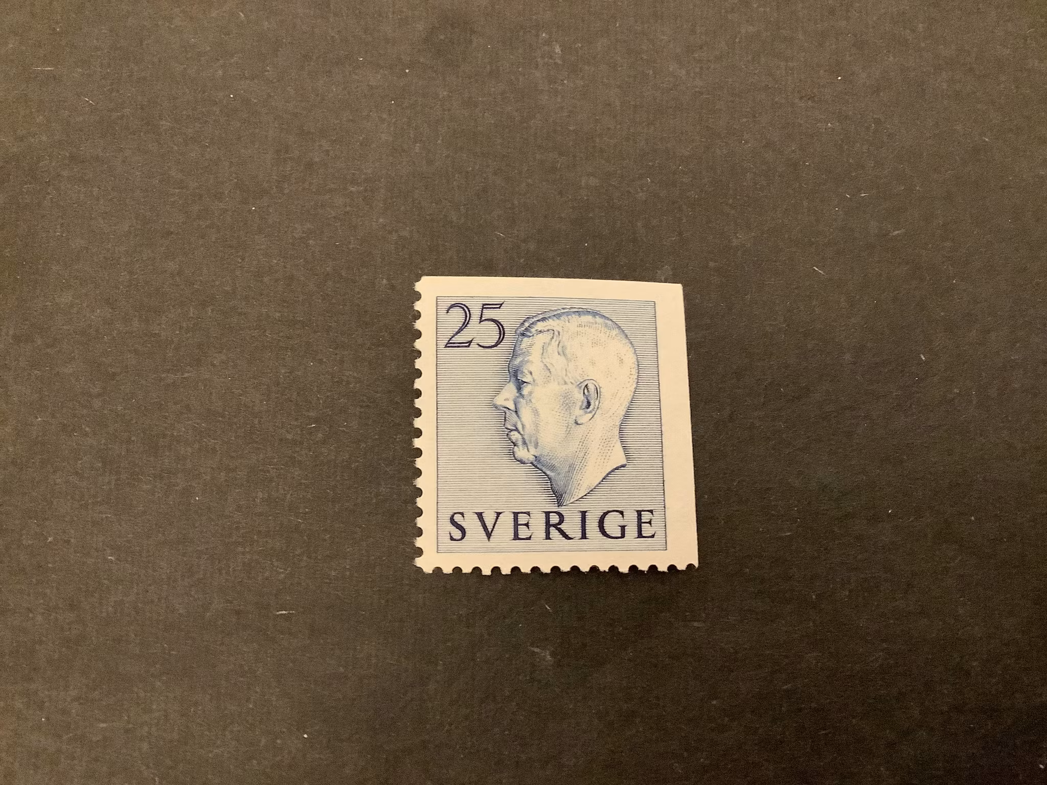 Gustaf VI Adolf typ I facit nr 406 D2 postfriskt vinkelskuret märke