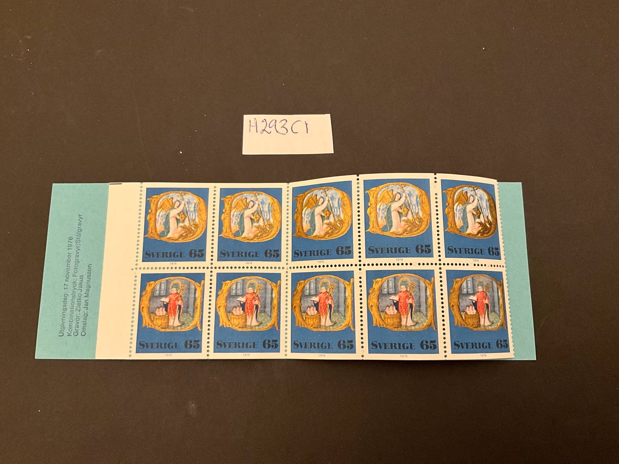 Medeltida bokmåleri med mitt hål postfriskt häfte.