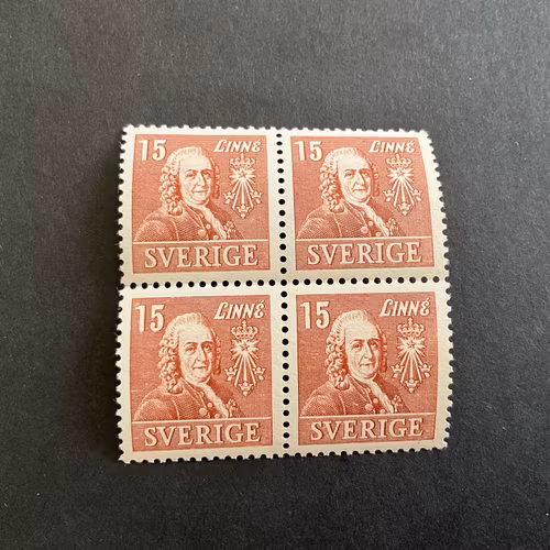 Linné postfriskt 4-block facit nr 321 C med ett av märkena med dubbelprägling