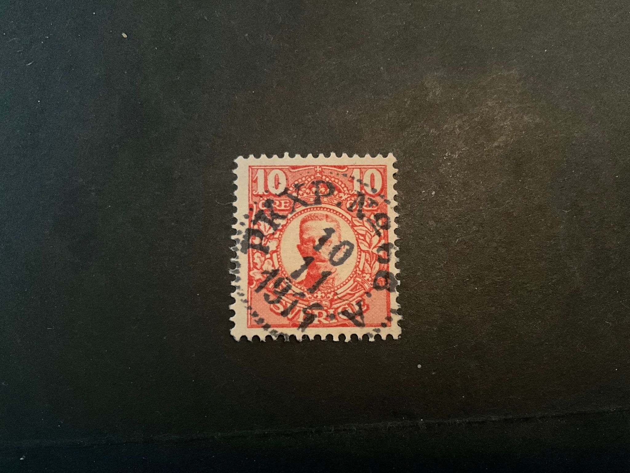 Gustaf V i medaljong facit nr 82 praktstämplat PKXP No 66 A