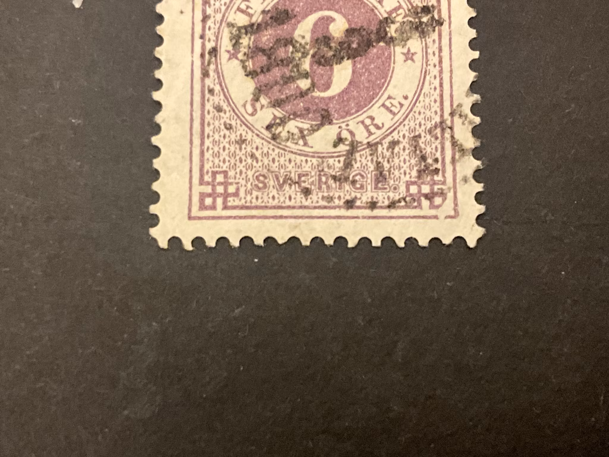 Ringtyp T 13 facit nr 31 stämplat med ” bruten” ram i nederkant